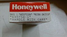 Load image into Gallery viewer, HONEYWELL AKD3721R4 ACTUATOR ADAPTER SWITCH 5930-00-755-3055 -FREE SHIPPING