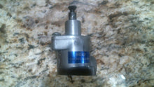Load image into Gallery viewer, MEAD V-1 SINGLE ACTING AIR CLAMP 1" BORE 11/16" STROKE -FREE SHIPPING