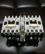 Load image into Gallery viewer, ALLEN BRADLEY 500-TOB94 REVERSING CONTACTOR SER.B SIZE 00 600V 9A 3P -FREE SHIP