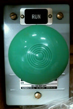 Load image into Gallery viewer, GENERAL ELECTRIC CR2940NP311L PUNCH PRES. OILTIGHT GREEN PB 600VAC -FREE SHIP