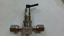 Load image into Gallery viewer, SWAGELOK SS-4BKT-V51 BELLOWS SEALED GASKETED VALVE 1/4" FEM VCR SC-11 -FREE SHIP