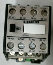 Load image into Gallery viewer, SIEMENS 3TH82 62-0AK1 CONTACTOR 660V 2A -FREE SHIPPING