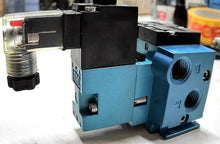 Load image into Gallery viewer, MAC VALVES 45A-LAD-DACJ-2KD PNEU SOLENOID VALVE 4 WAY 20-80PSI 1/8IN NPT *FR SH