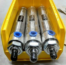 Load image into Gallery viewer, PARKER SCHRADER BELLOWS 1.06DSR04.00 PNEU CYLINDER 1-1/16" BORE 4.00" STROKE *FS