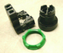 Load image into Gallery viewer, SCHNEIDER ELECTRIC XB5AA21 PUSHBUTTON 2UYZ4 230VAC 2A LOT/4 -FREE SHIPPING