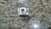 Load image into Gallery viewer, WESTINGHOUSE BTC22F BT TIMING RELAY ON DELAY 300V - FREE SHIPPING