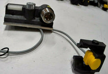 Load image into Gallery viewer, DESTACO 8EA-126-1 POSITION CONTROL SET W/ MOUNTING BRACKET *FREE SHIPPING*