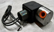 Load image into Gallery viewer, PARKER SKINNER HONEYWELL 7C11P3 14 1SHF7 & 7125SN2SN00 SOLENOID VALVE *FREESHIP*