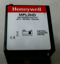 Load image into Gallery viewer, HONEYWELL MICRO SWITCH MPL2-HD RETROREFLECTIVE SENSOR 30FT 10SEC -FREE SHIPPING