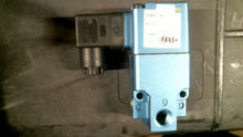 Load image into Gallery viewer, MAC VALVE 225B-611JA SOLENOID VALVE 24VDC 8.5W 150PSI -FREE SHIPPING