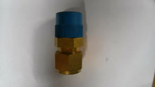 Load image into Gallery viewer, SWAGELOK B-810-1-8 BRASS MALE CONNECTOR 1/2" TUBE X 1/2" MALE NPT -FREE SHIPPING