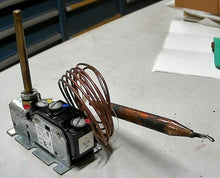 Load image into Gallery viewer, JOHNSON CONTROLS A19AGF-31 TEMPERATURE CONTROL RANGE 40/90 DEG F/5' CAP FREE SHP