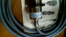 Load image into Gallery viewer, CUTLER HAMMER EATON E57MBL30A2 TUBULAR INDUCTIVE PROX. SENSOR & CABLE-FREESHIP