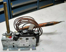 Load image into Gallery viewer, JOHNSON CONTROLS A19AGF-31 TEMPERATURE CONTROL RANGE 40/90 DEG F/5' CAP FREE SHP