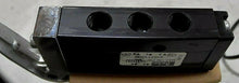 Load image into Gallery viewer, PARKER SCHRADER BELLOWS 410711000 MAN. AIR CONTROL SPOOL VALVE 4WAY 1/8" NPT *FS