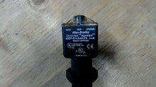 Load image into Gallery viewer, ALLEN BRADLEY 42EF-D1LDAK-F5 RIGHTSIGHT PHOTOELECTRIC SENSOR 500MM SERA-FREESHIP