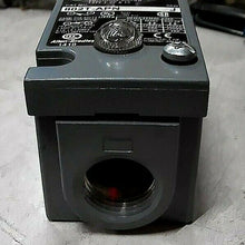 Load image into Gallery viewer, ALLEN BRADLEY ROCKWELL 802T-APN OILTIGHT LIMIT SWITCH SER J *FREE SHIPPING*