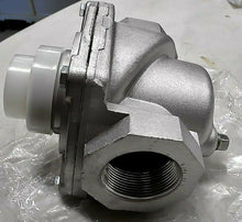 Load image into Gallery viewer, HONEYWELL V5055A 1020 INDUSTRIAL GAS VALVE W/ SAFETY SHUT OFF 1-1/2"NPT 5PSI *FS