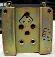 Load image into Gallery viewer, SQUARE D 8501-DO42 AC CONTROL RELAY 110/120 V COIL TYPE D042 FREE SHIPPING