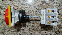 Load image into Gallery viewer, EEC ED4-3D-4SD-RG OFF/ON BASE MOUNT W/RED & YELLOW HAND. DISCONNECT-FREE SHIPPIN