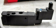 Load image into Gallery viewer, PARKER SCHRADER BELLOWS B310BB549C (3FDY2) SOLENOID VALVE 150PSI 1/8" 24VDC *FS