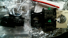Load image into Gallery viewer, ALLEN BRADLEY 198-MT1 SELECTOR SWITCH HAND-OFF-AUTO SER.E - FREE SHIPPING
