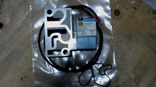 Load image into Gallery viewer, MAC VALVE 913A-PM-221BA PNEUMATIC SOLENOID VALVE 24VDC 1/8"NPT 150PSI -FREE SHIP