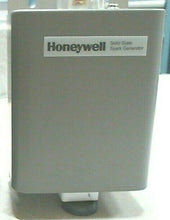 Load image into Gallery viewer, HONEYWELL Q624A-1014 FLAME SAFETY ACCESSORY IGNITION CONTRL SPARK GENERATOR *FS*