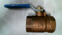 Load image into Gallery viewer, 600WOG 1 1/2" FEMALE NPT THREADED BRASS BALL VALVE FULL PORT -FREE SHIPPING