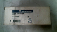 Load image into Gallery viewer, TELEMECANIQUE SCHNEIDER ELECTRIC XCK-P110H7 LIMIT SWITCH -FREE SHIPPING
