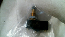 Load image into Gallery viewer, MICRO SWITCH BZ-2RQ18T ROLLER PLUNGER SWITCH 15A 125-480VAC -FREE SHIPPING