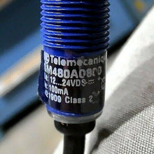 Load image into Gallery viewer, TELEMECANIQUE SM481A0800 ULTRASONIC SENSOR 12MM BARREL *FREE SHIPPING*