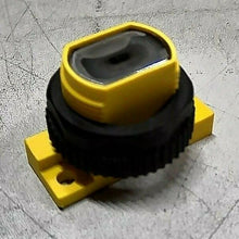 Load image into Gallery viewer, BANNER ENGINEERING UC-300EPD 27504 MINI-BEAM REPLACEMENT LENS ASSEMBLY *FRSHIP*