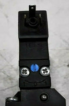 Load image into Gallery viewer, PARKER SCHRADER BELLOWS B562BB553C/B DOUBLE SOLENOID VALVE 4WAY 3POSITION *FRSHP