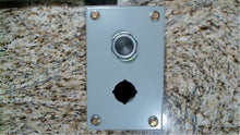 Load image into Gallery viewer, WESTINGHOUSE PB1ES2HJ 2 UNIT UP & DOWN PUSH BUTTON STATION -FREE SHIPPING