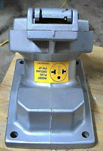 Load image into Gallery viewer, COOPER ENR5201 M3 RECEPTACLE 20A 125VAC -FREE SHIPPING