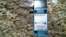 Load image into Gallery viewer, HONEYWELL LSYUB1A23 MICRO SWITCH 600VAC 10A -FREE SHIPPING