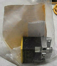 Load image into Gallery viewer, TURCK BI15U-CK40-ADZ30X2-B3131 W/BS2.1 SENSOR EMBEDDABLE N.O. 3PIN (SEALED) *FS