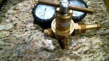 Load image into Gallery viewer, UNIWELD RHP400 NITROGEN REGULATOR W/ 0-400 PSI DELIVERY PRESSURE -FREE SHIPPING