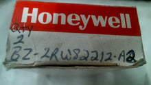 Load image into Gallery viewer, HONEYWELL BZ-2RW82212-A2 MICRO SWITCH 15A 480VAC LOT/2 -FREE SHIPPING