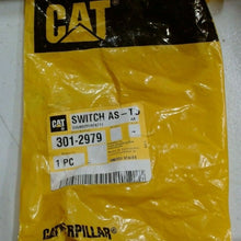 Load image into Gallery viewer, CATERPILLAR 301-2979-00-902 TOGGLE SWITCH -FREE SHIPPING