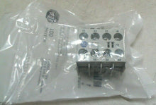 Load image into Gallery viewer, LOT/2 AB ROCKWELL 100-KFC22 AUXILIARY CONTACT FRT MOUNT 2 N.O. 2 N.C. SEALED *FS