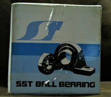 Load image into Gallery viewer, SST BEARING CORP. UCF208-24-Q BALL BEARING -FREE SHIPPING