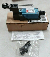 Load image into Gallery viewer, DAYTON 12T961 LIMIT SWITCH ROLLER LEVER 10A/250VAC SPDT LOT/6 -FREE SHIPPING