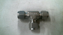 Load image into Gallery viewer, SWAGELOK SS-500-3 5/16" UNION TEE -FREE SHIPPING