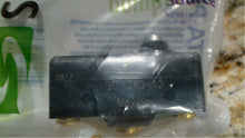 Load image into Gallery viewer, SELECTA BZ-2RD-A2-BG MICRO SWITCH SMALL OVERTRAVEL PLUNGER -FREE SHIPPING