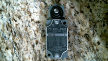Load image into Gallery viewer, ALLEN BRADLEY 802T-CU OILTIGHT LIMIT SWITCH SER.C -FREE SHIPPING