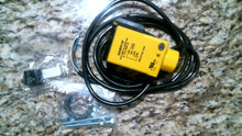 Load image into Gallery viewer, BANNER Q45BW13F SENSOR -FREE SHIPPING