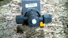 Load image into Gallery viewer, 3M CO N18169A-A3 WATER FILTRATION HEAD NH3 1/2-NPT -FREE SHIPPING