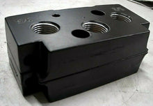 Load image into Gallery viewer, PARKER SCHRADER BELLOWS PS2815P END PLATE KIT 3/8IN NPT (RT & LT END PLATES) *FS